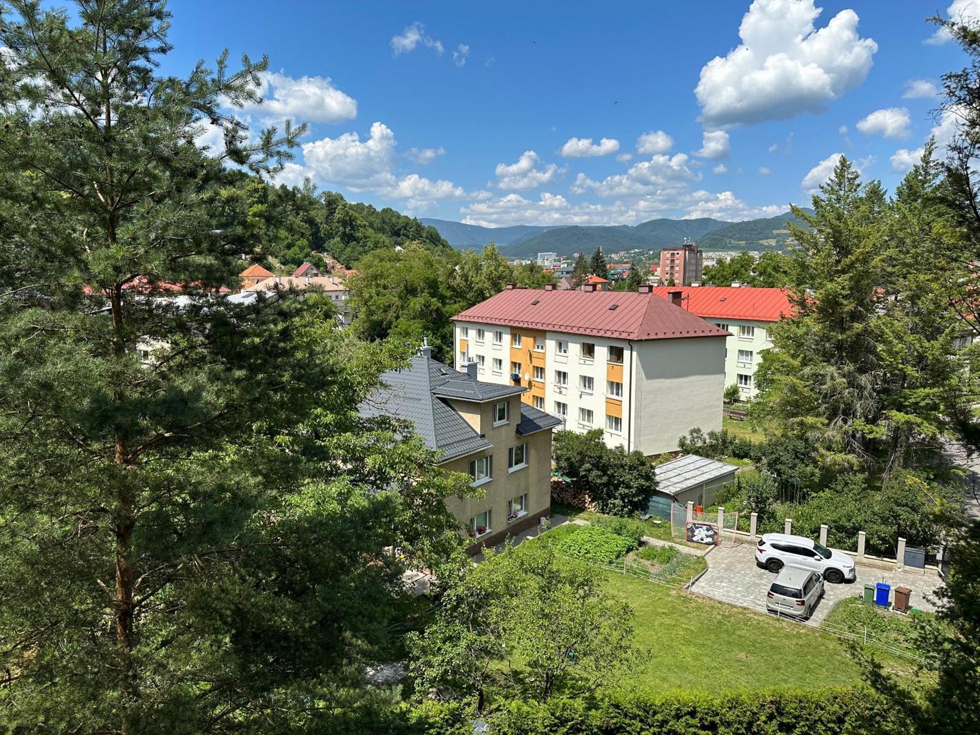 We Apartment - Close To The Center & City View, Self Check-In 24H バンスカー・ビストリツァ エクステリア 写真