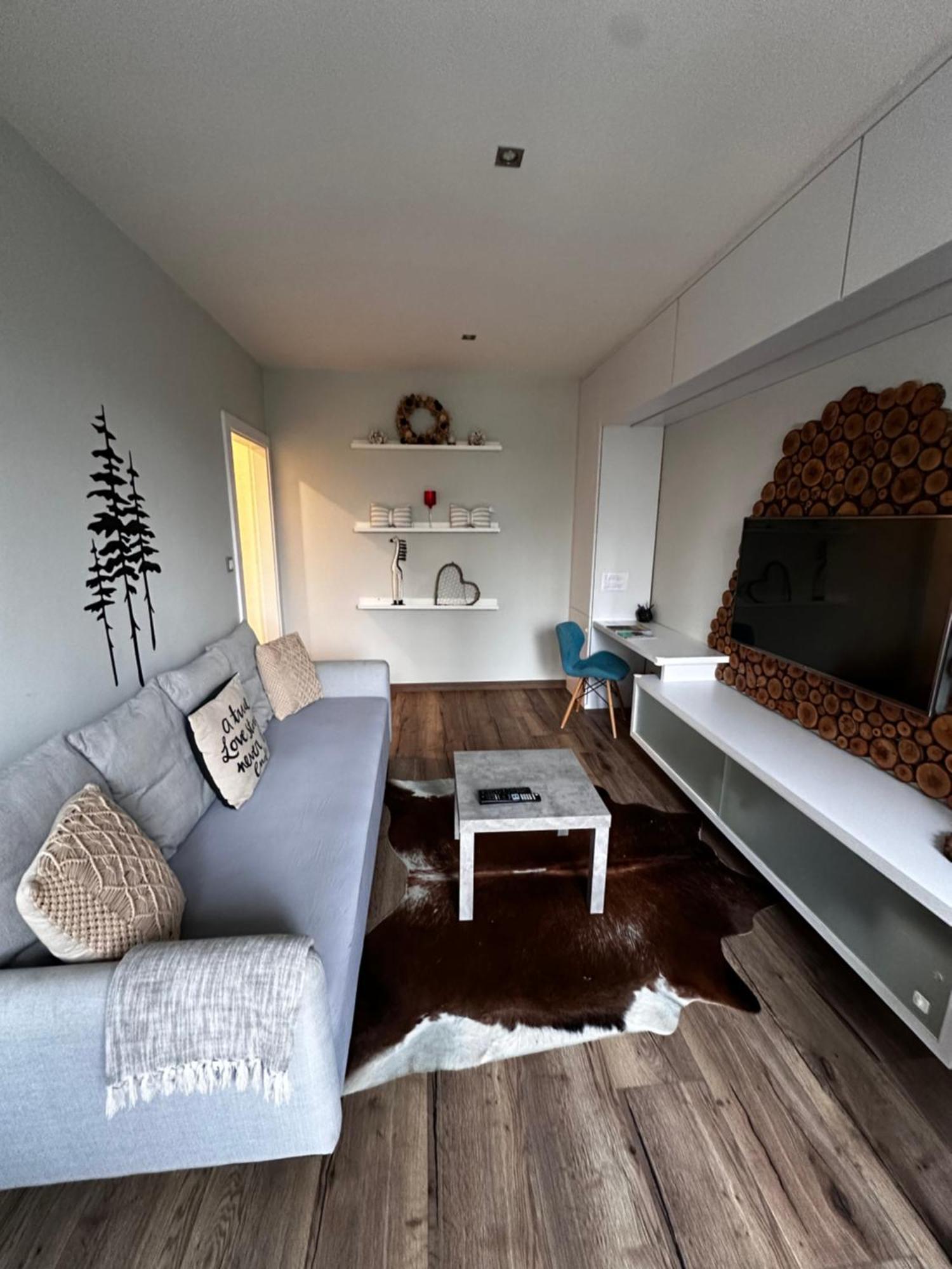 We Apartment - Close To The Center & City View, Self Check-In 24H バンスカー・ビストリツァ エクステリア 写真