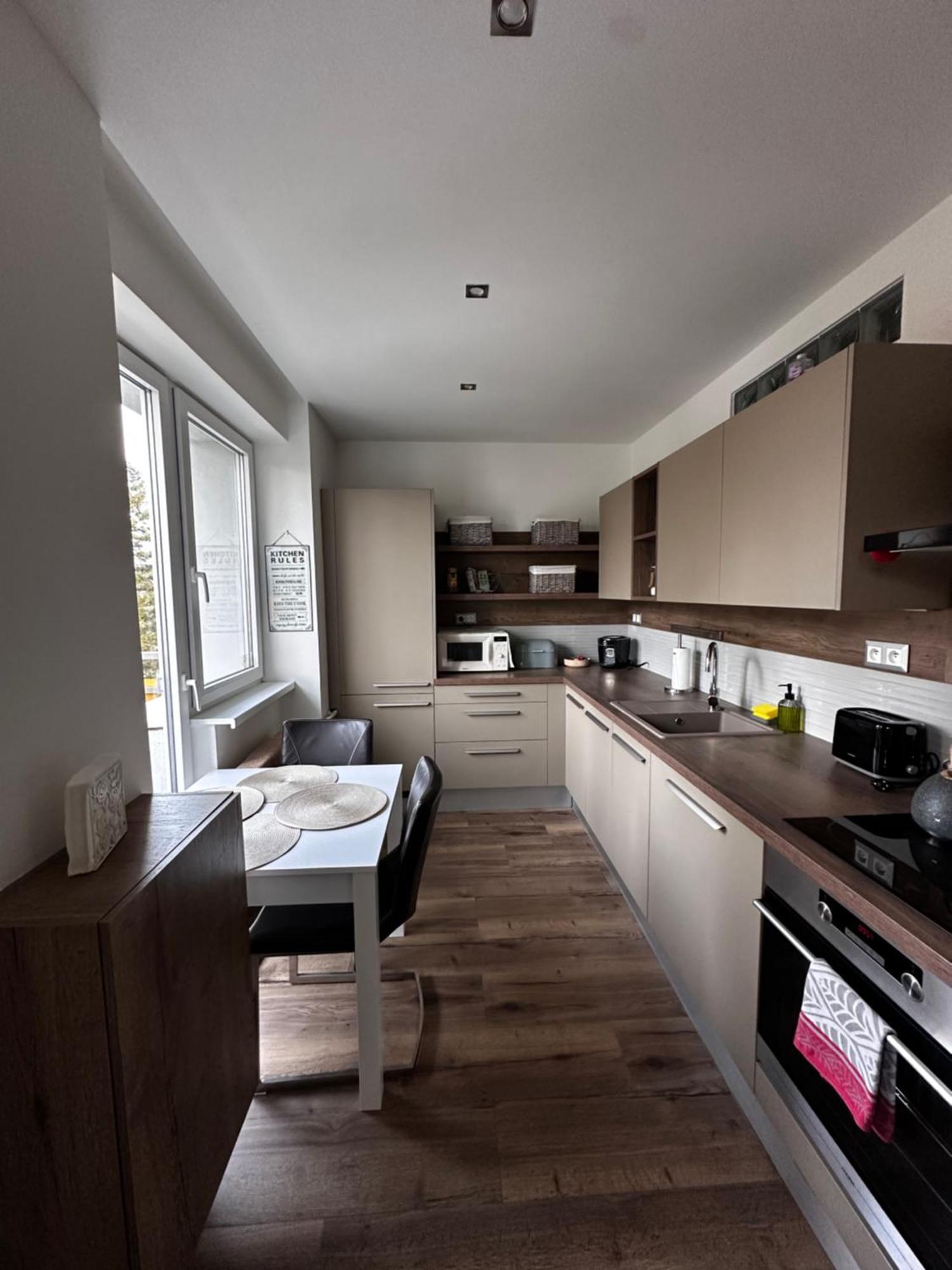 We Apartment - Close To The Center & City View, Self Check-In 24H バンスカー・ビストリツァ エクステリア 写真